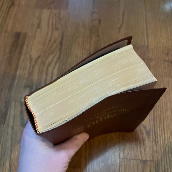 Vintage 80's St Joseph Edition of the New American Bible, Medium Size Edition - Picture 10 of 11